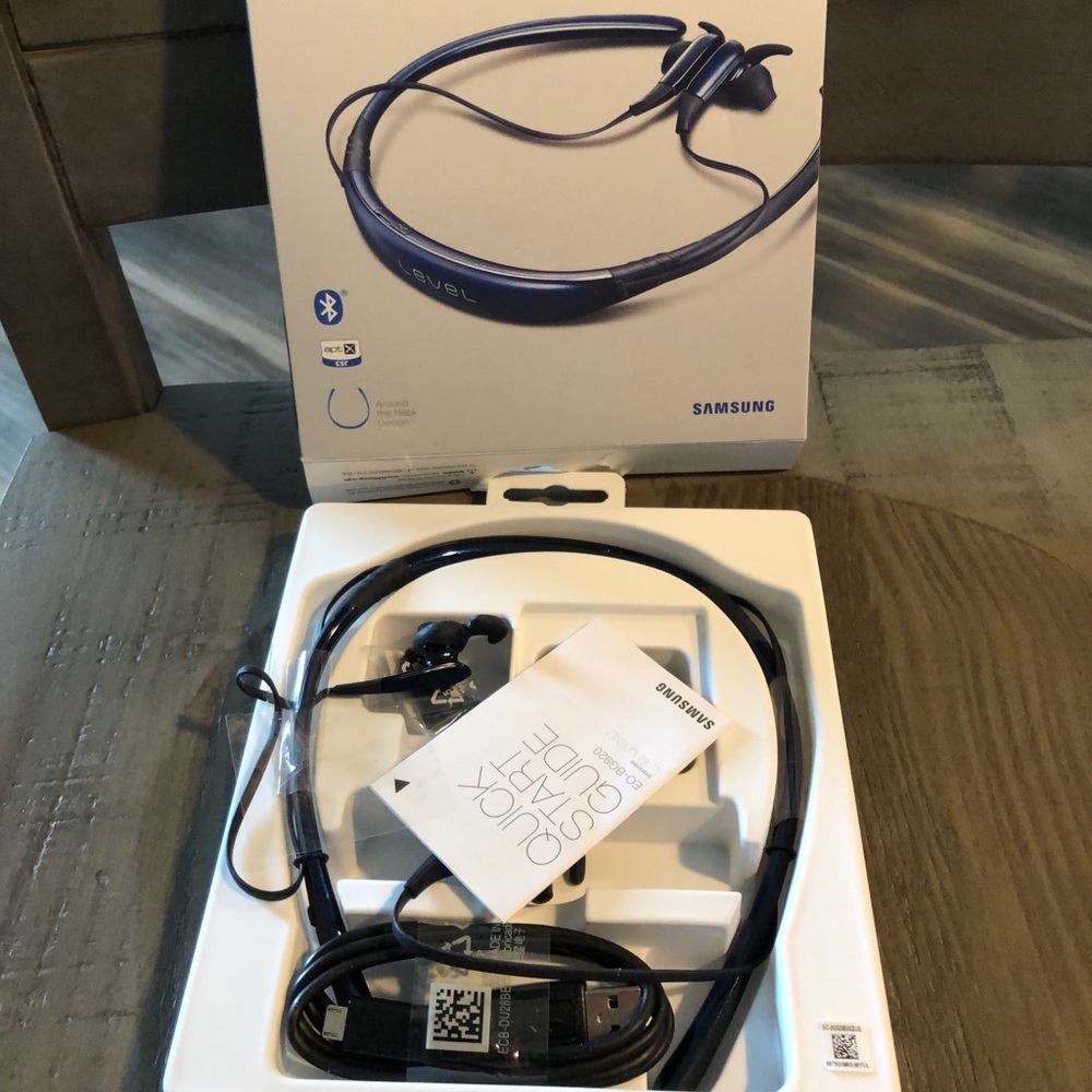 Brand new never used Samsung wireless headphones
